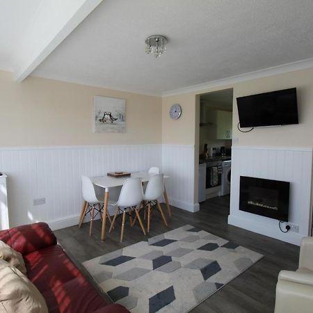 Relaxing Chalet On Popular California Sands Short Stroll To Beach, Nr Norfolk Broads & Great Yarmouth Scratby Exteriör bild