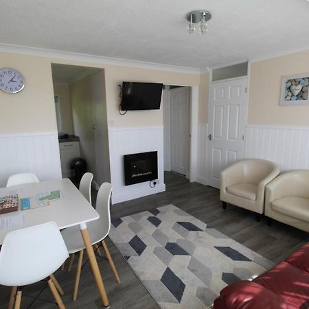 Relaxing Chalet On Popular California Sands Short Stroll To Beach, Nr Norfolk Broads & Great Yarmouth Scratby Exteriör bild