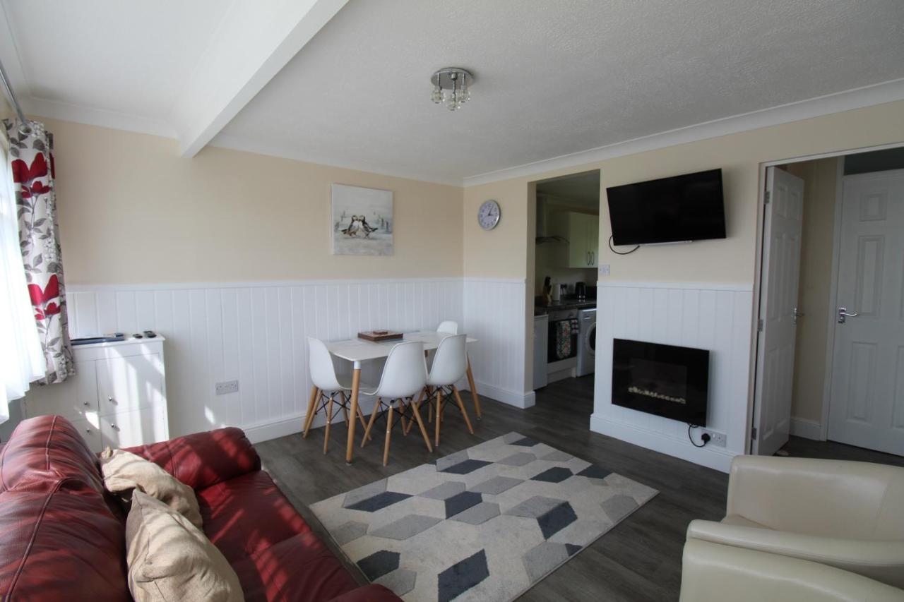 Relaxing Chalet On Popular California Sands Short Stroll To Beach, Nr Norfolk Broads & Great Yarmouth Scratby Exteriör bild
