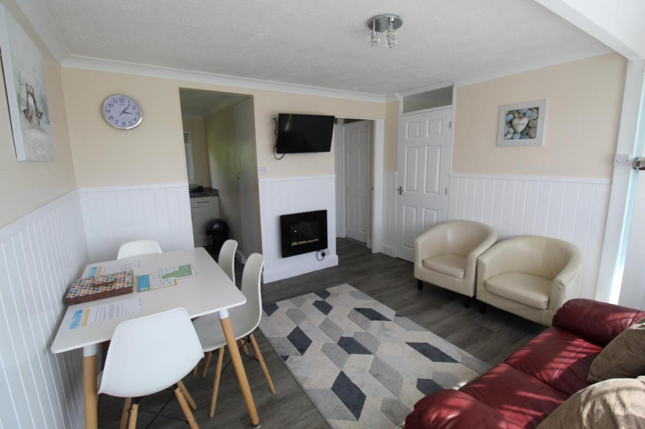 Relaxing Chalet On Popular California Sands Short Stroll To Beach, Nr Norfolk Broads & Great Yarmouth Scratby Exteriör bild